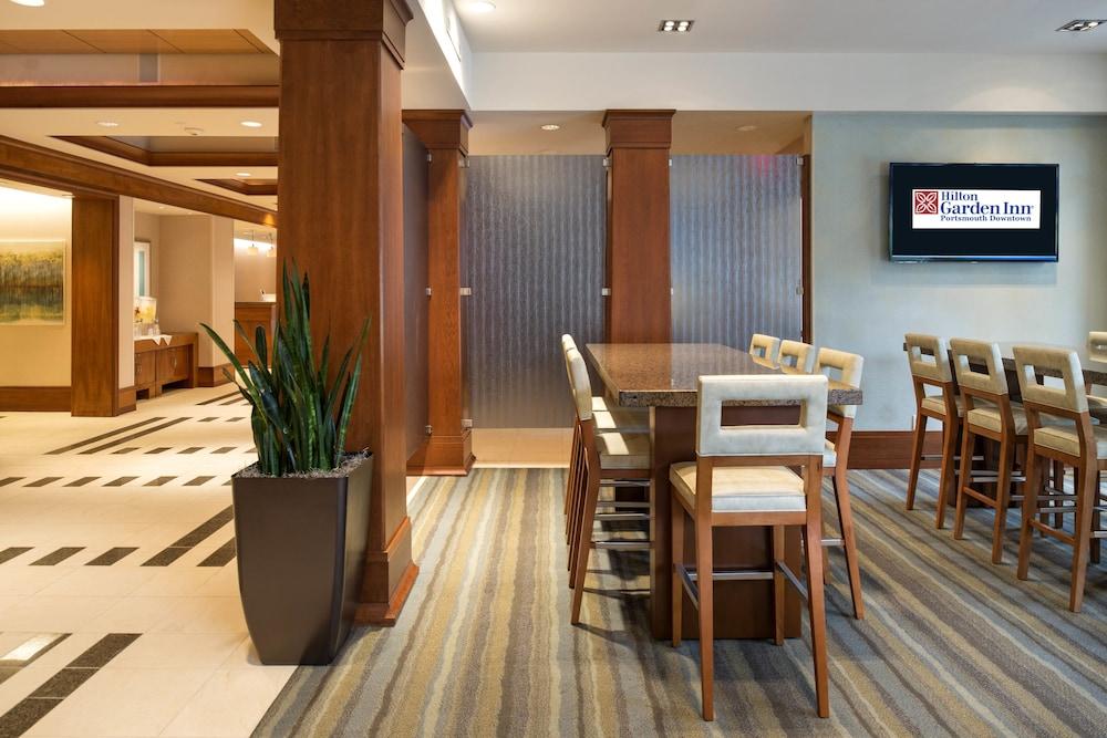 Hilton Garden Inn Portsmouth Downtown Exterior photo