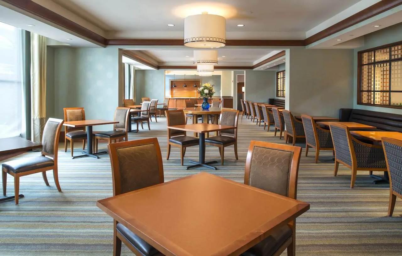 Hilton Garden Inn Portsmouth Downtown Exterior photo