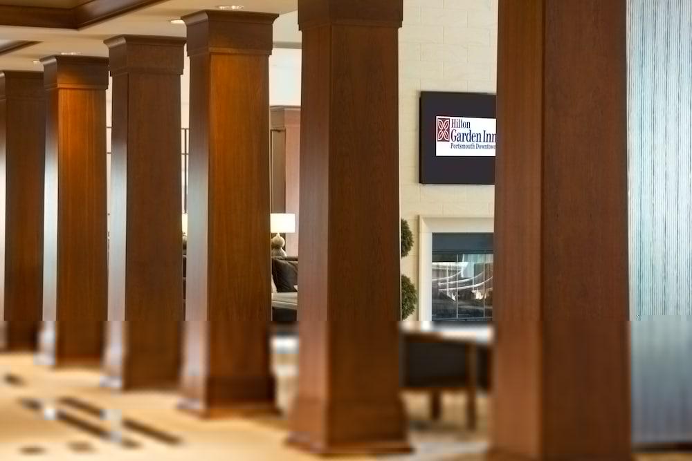 Hilton Garden Inn Portsmouth Downtown Exterior photo